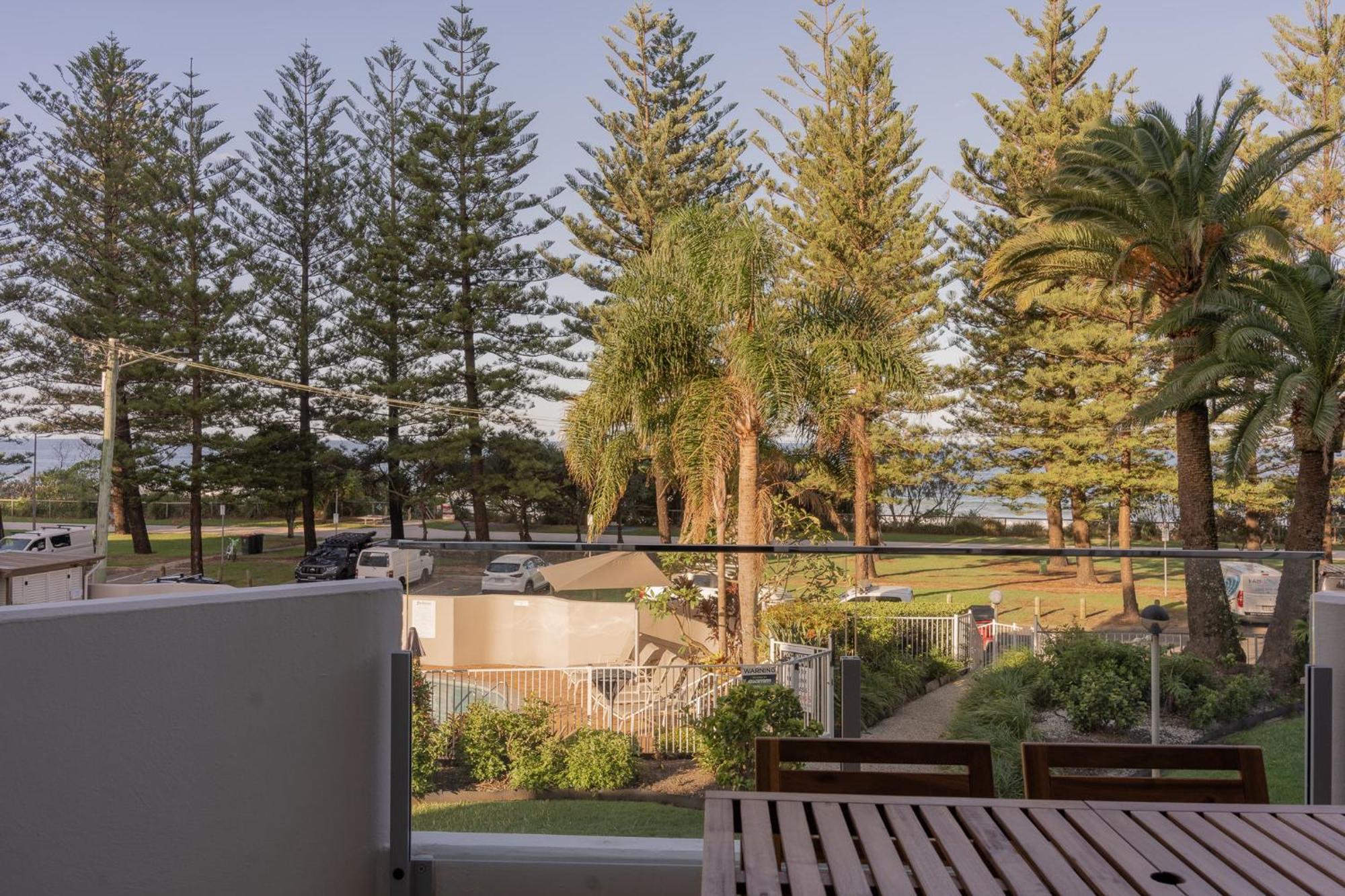 Cashelmara Beachfront Apartments Gold Coast Exterior photo